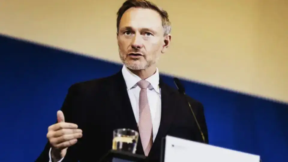 Экс-министр финансов Германии предложил три стратегии внедрения биткоина в экономику страны Экс-министр финансов Германии предложил три стратегии внедрения биткоина в экономику страны