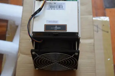 Antminer S9 4